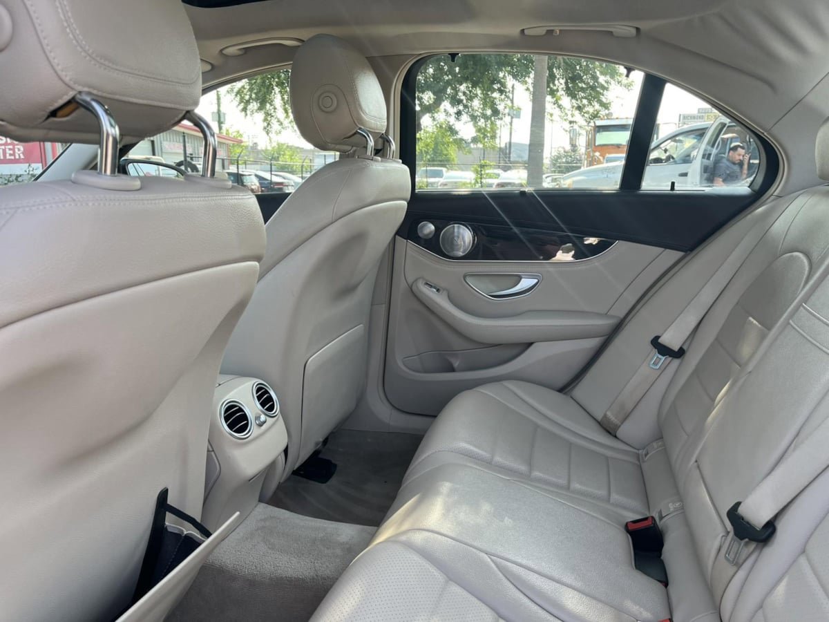 Used 2015 Mercedes-Benz C 300 4MATIC Sedan image 32