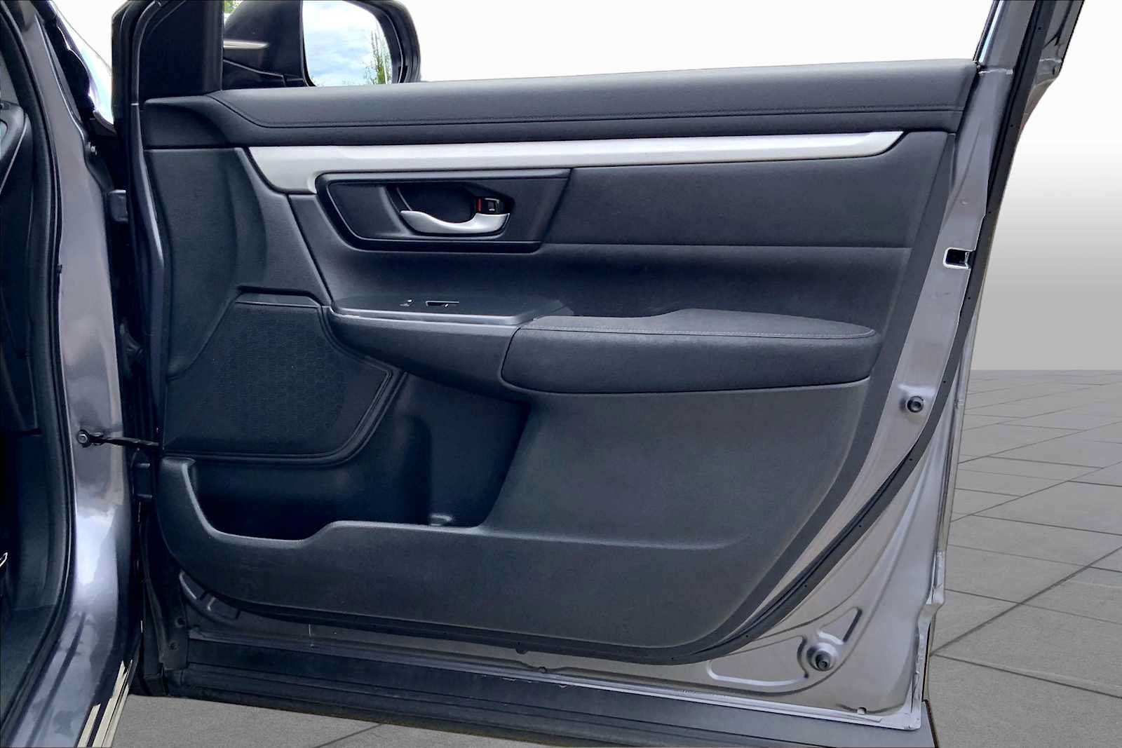 Used 2018 Honda CR-V LX image 17