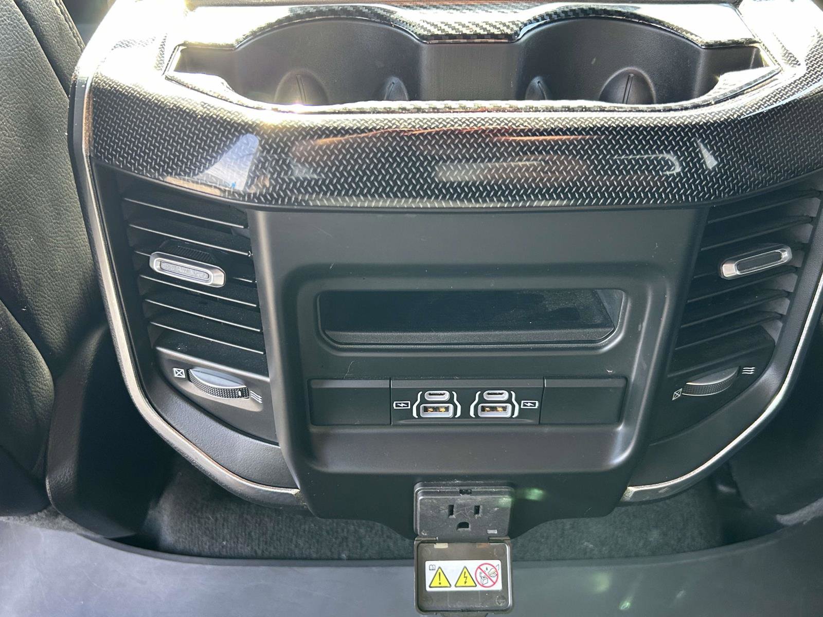 Used 2022 RAM 1500 Laramie w/ Sport Appearance Package image 15