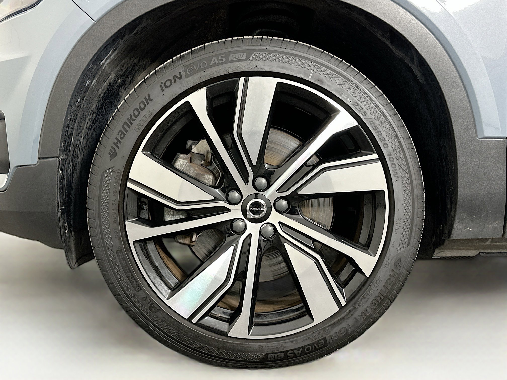 Used 2021 Volvo XC40 P8 Recharge w/ Advanced Package image 11