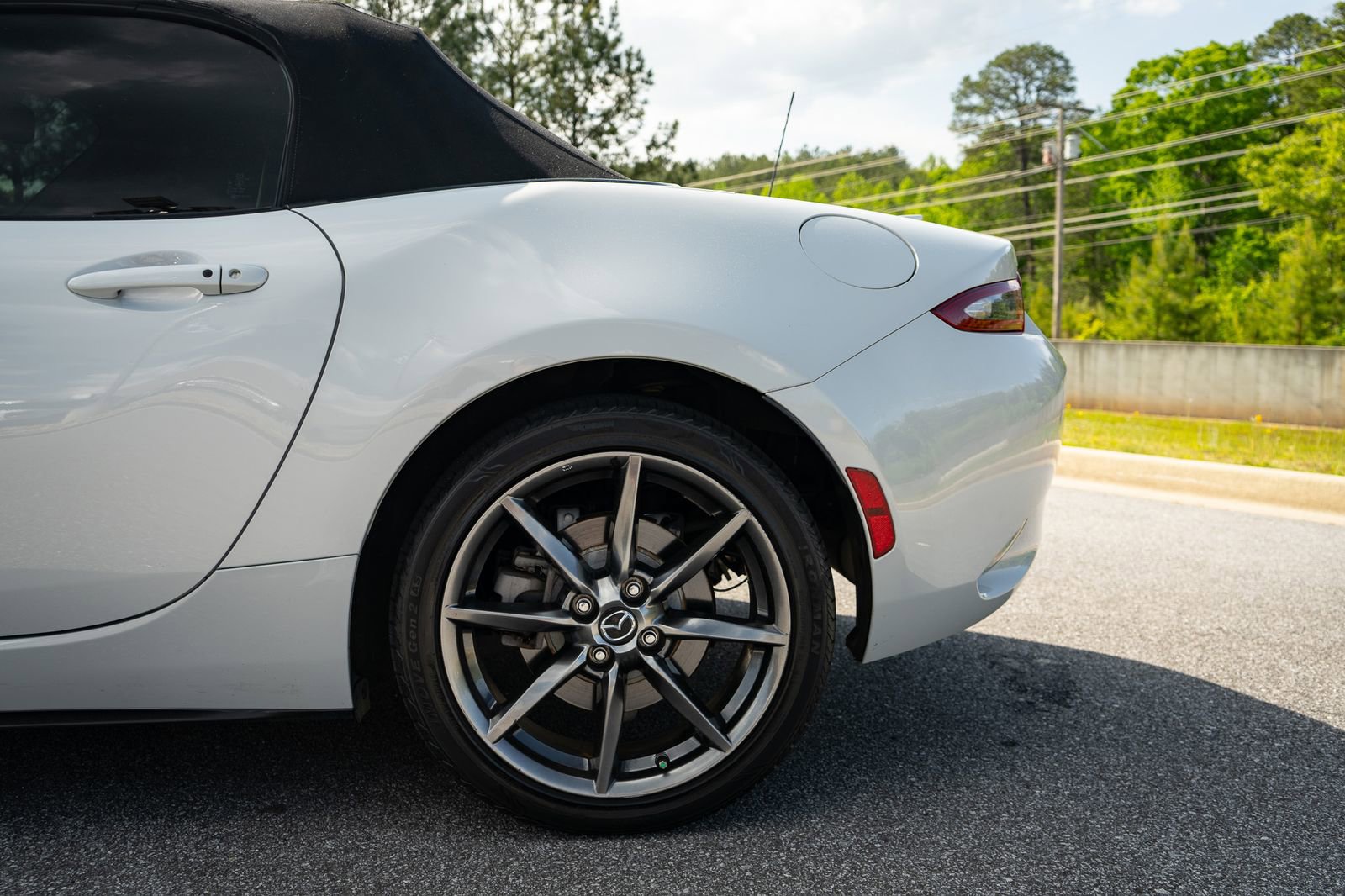 Used 2016 MAZDA MX-5 Miata Grand Touring RWD image 6