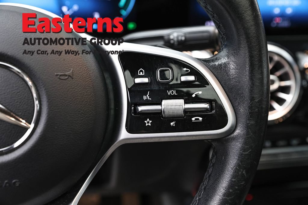 Used 2021 Mercedes-Benz GLB 250 4MATIC w/ Premium Package image 16