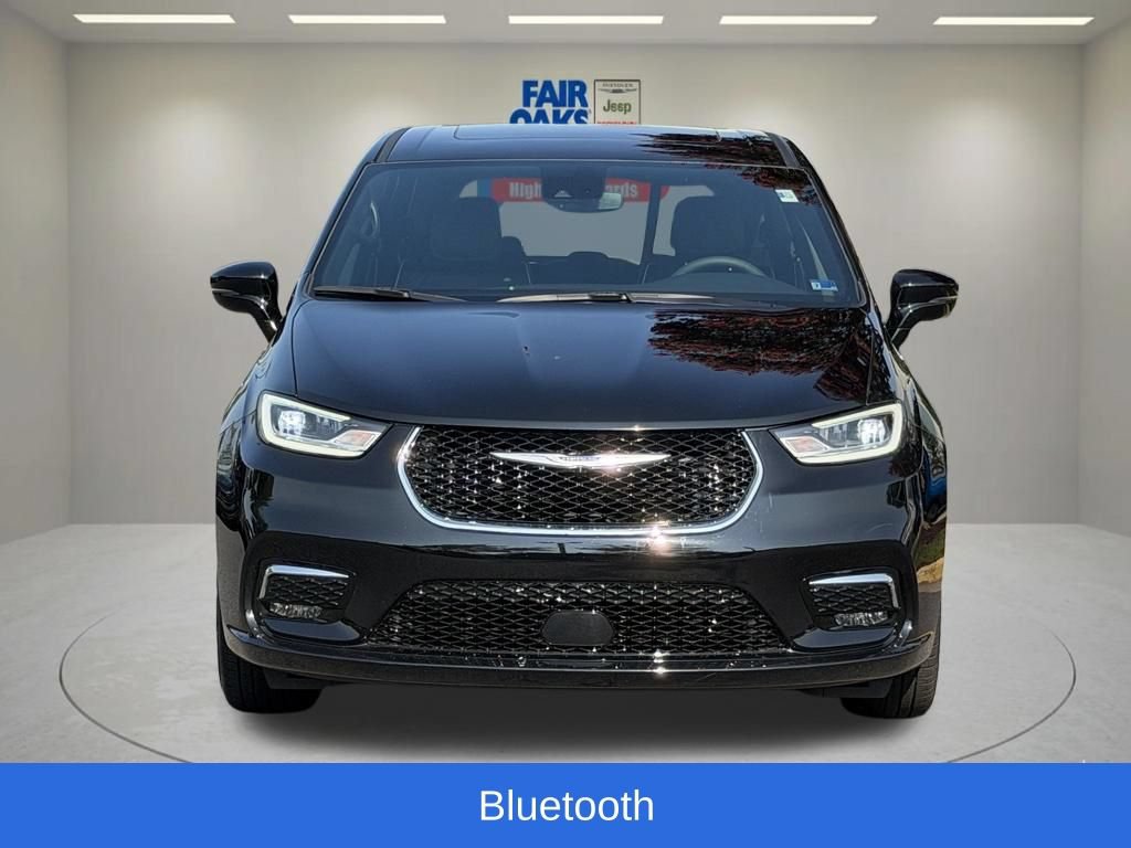 Used 2026 Chrysler Pacifica Limited FWD image 5