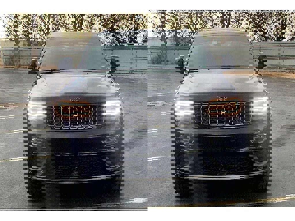 Used 2020 Jeep Grand Cherokee Limited X image 3