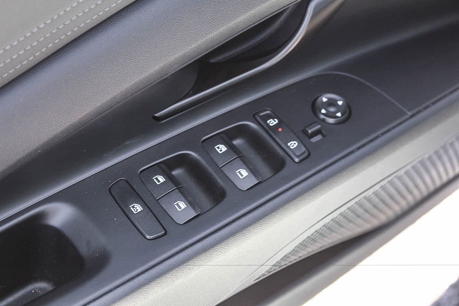 Certified 2025 Hyundai Elantra SEL FWD image 26