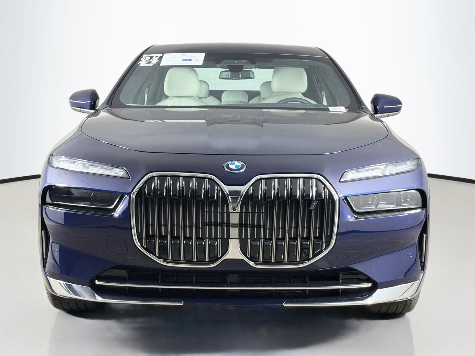 Certified 2024 BMW i7 eDrive50 w/ Executive Package RWD image 2