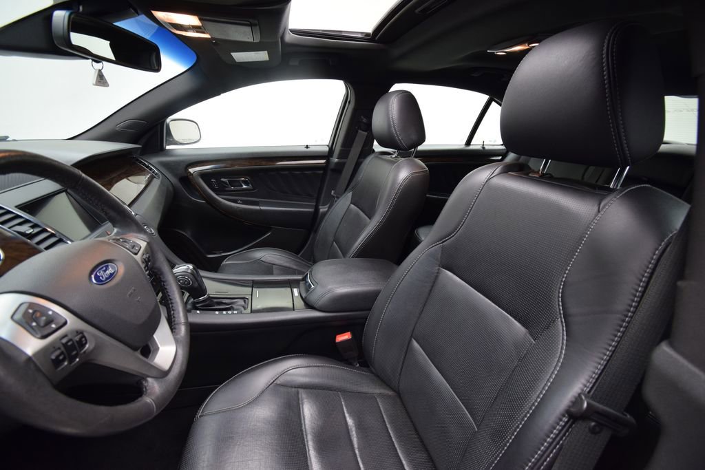 Used 2019 Ford Taurus Limited image 21