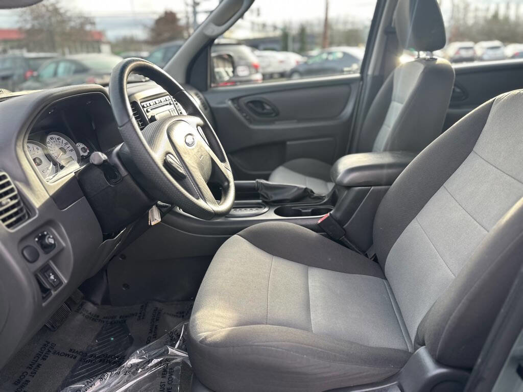 Used 2006 Ford Escape XLS image 12