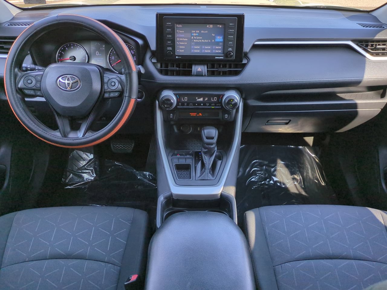 Used 2020 Toyota RAV4 XLE FWD image 15