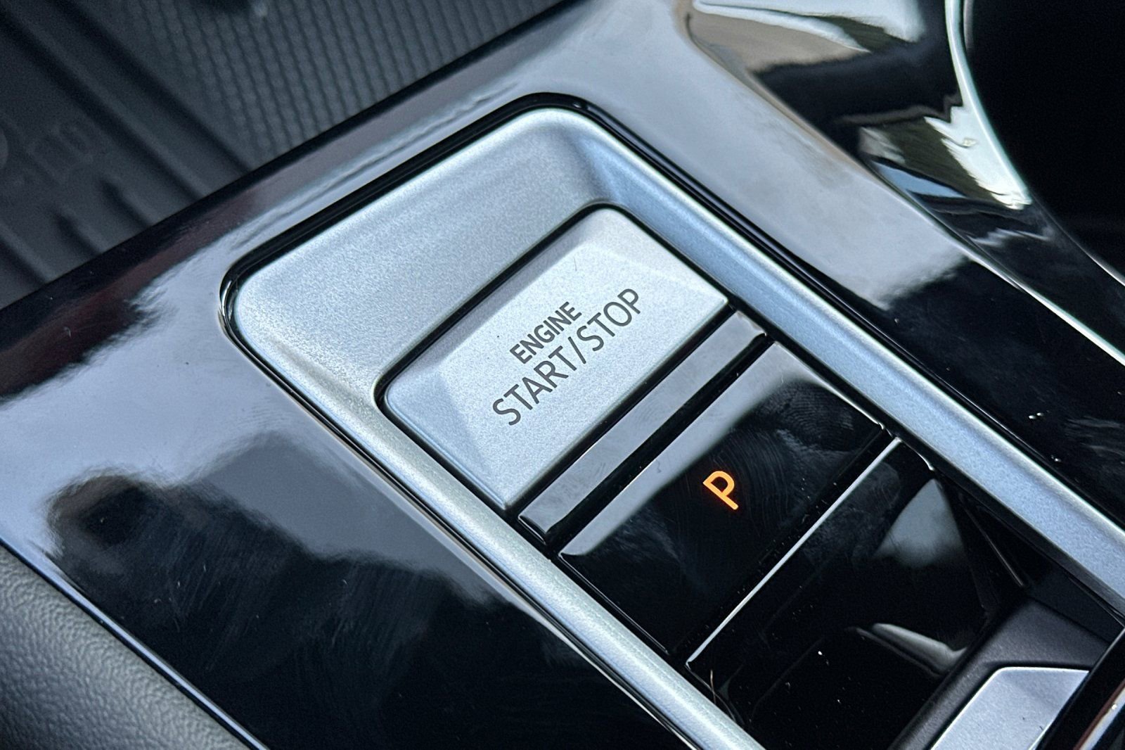 New 2026 Volkswagen Atlas Cross Sport SEL Premium R-Line image 20