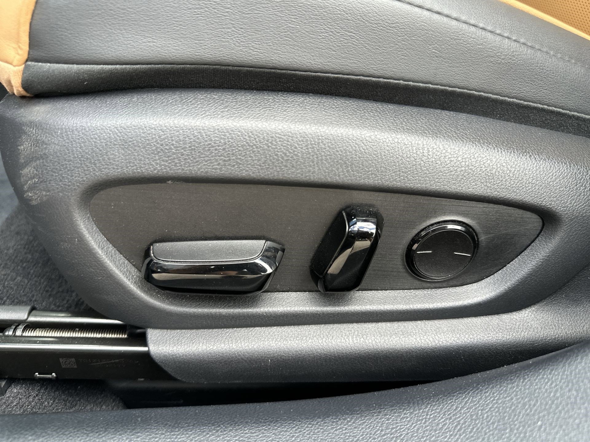 Used 2022 Lexus ES 350 w/ Premium Package image 14