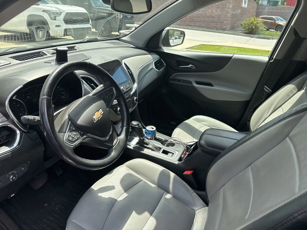 Used 2018 Chevrolet Equinox Premier FWD image 3