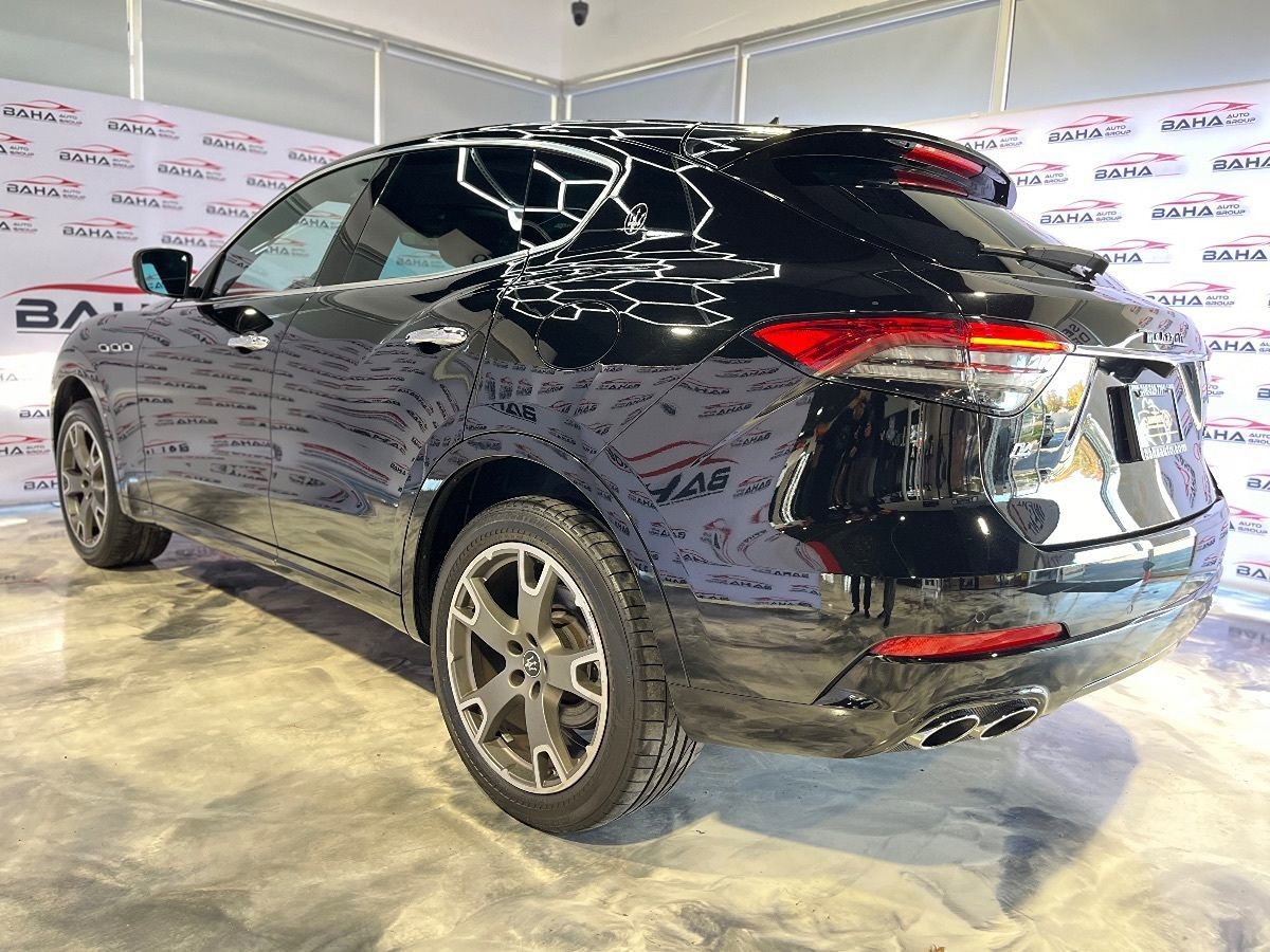 Used 2021 Maserati Levante AWD/4WD image 6