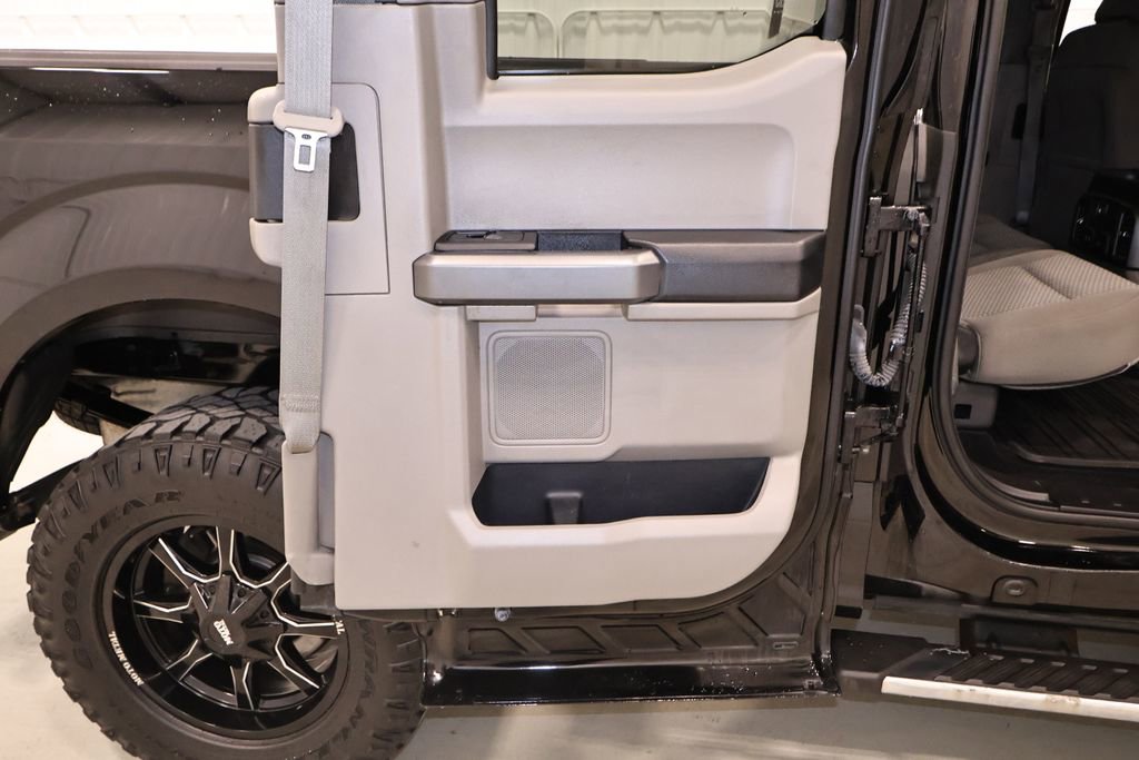 Used 2017 Ford F150 XLT w/ Equipment Group 302A Luxury image 16