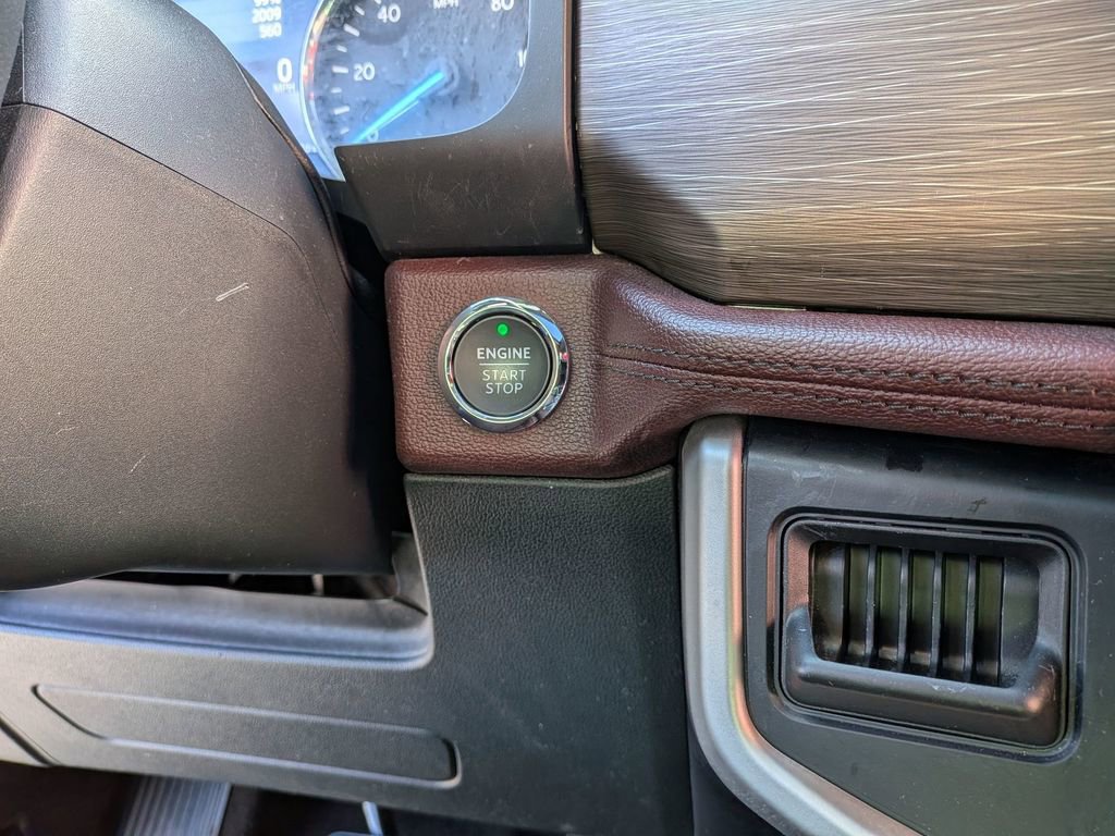 Used 2024 Ford Expedition Limited image 22