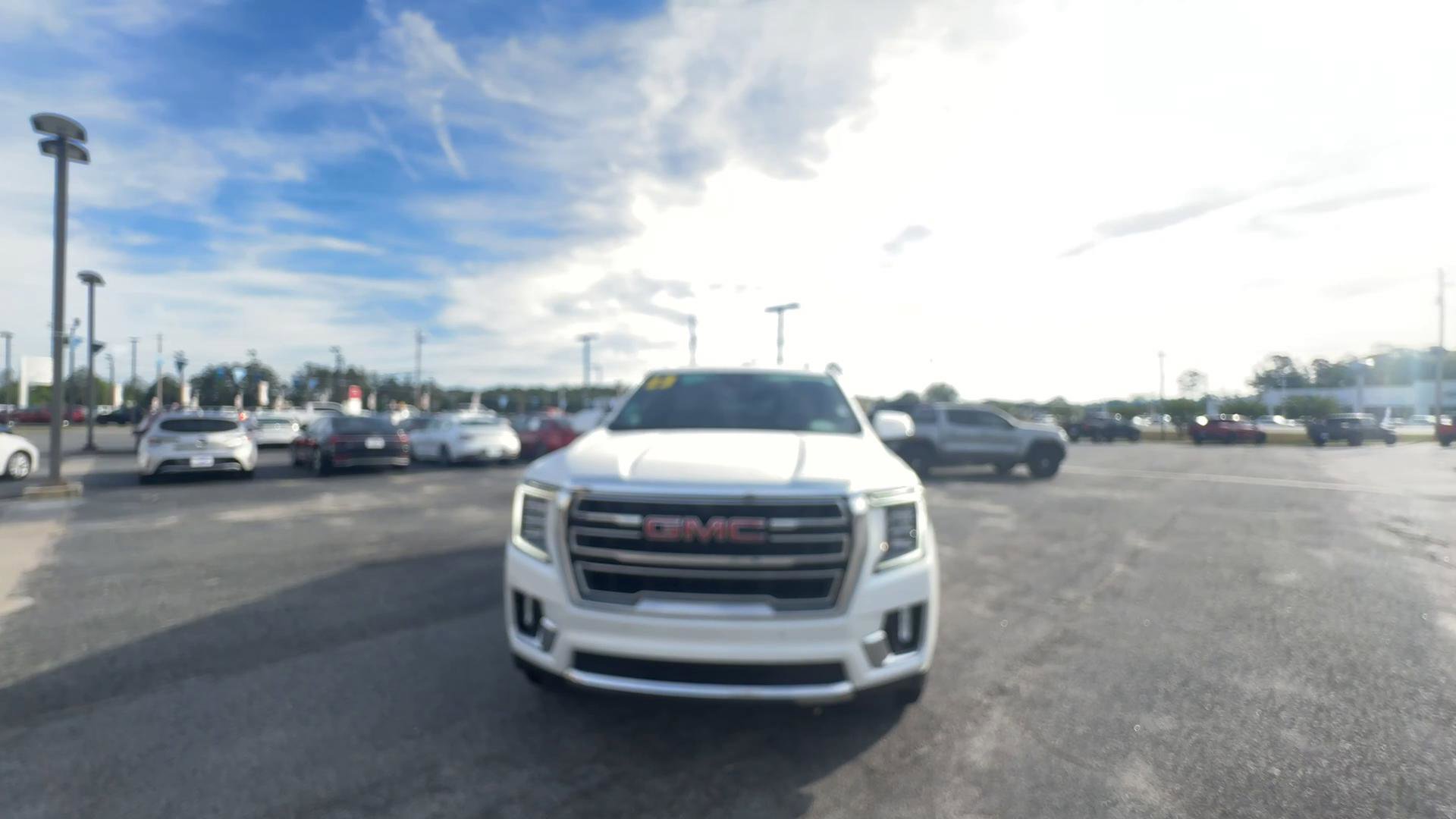 Used 2023 GMC Yukon XL SLT w/ SLT Premium Package RWD image 8