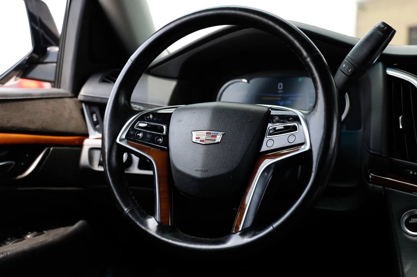 Used 2016 Cadillac Escalade 2WD image 29