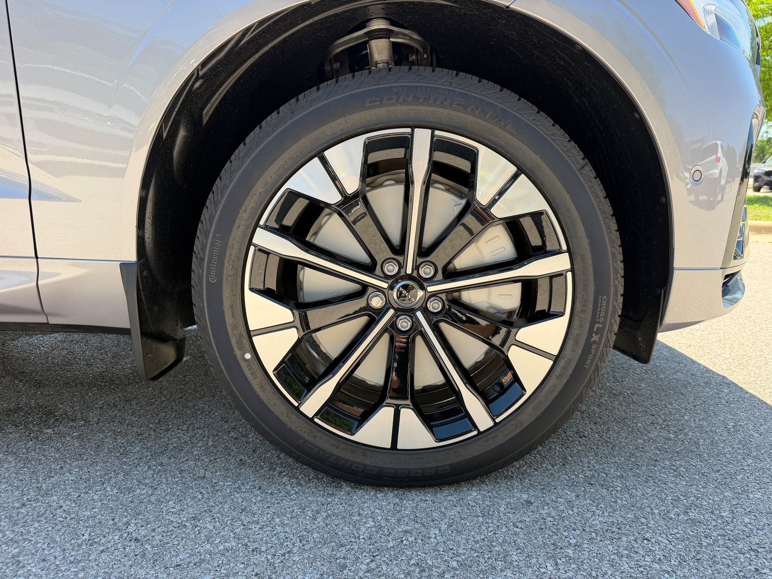 New 2026 Volvo XC60 T8 Plus w/ Protection Package Premier AWD/4WD image 7