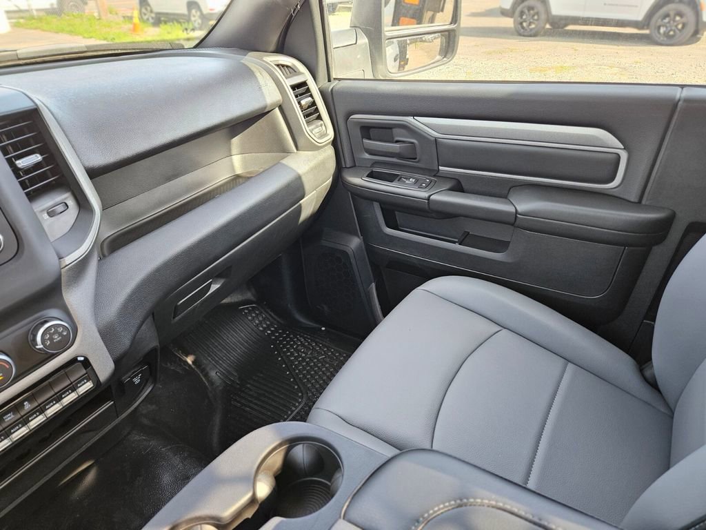 New 2024 RAM 3500 Tradesman image 15
