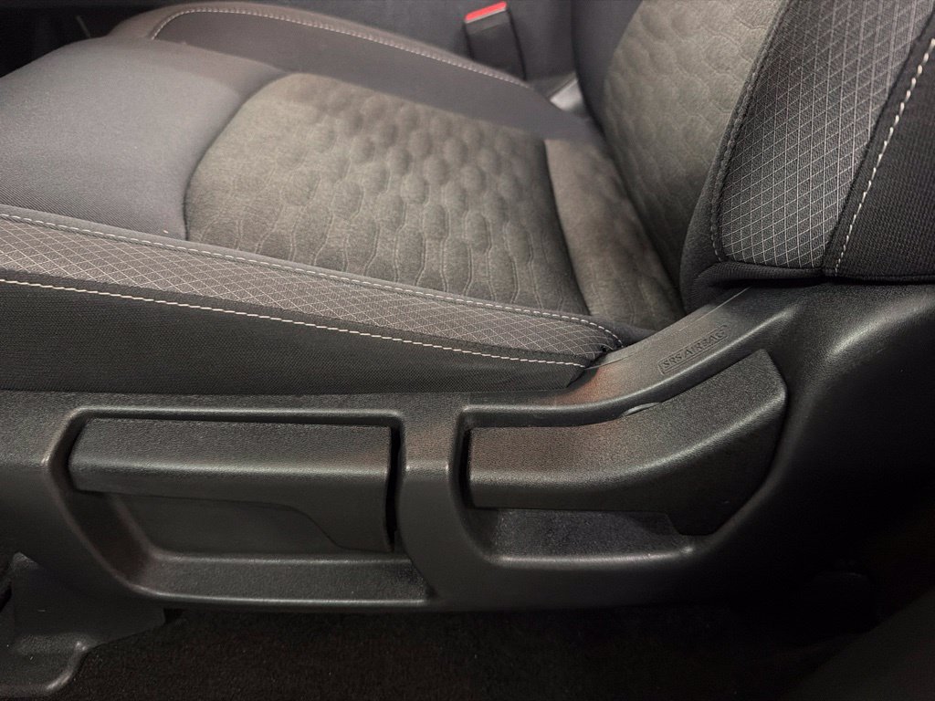 Used 2024 Nissan Pathfinder S FWD image 14