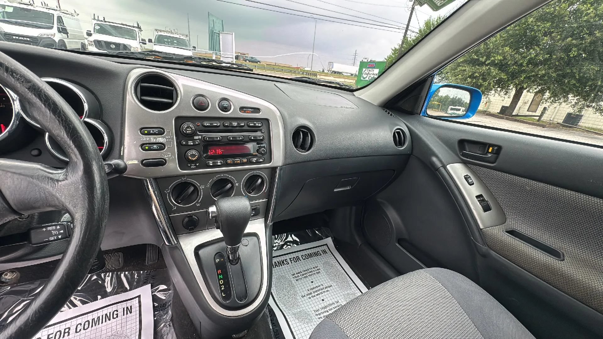 Used 2008 Pontiac Vibe w/ Sport Package FWD image 14