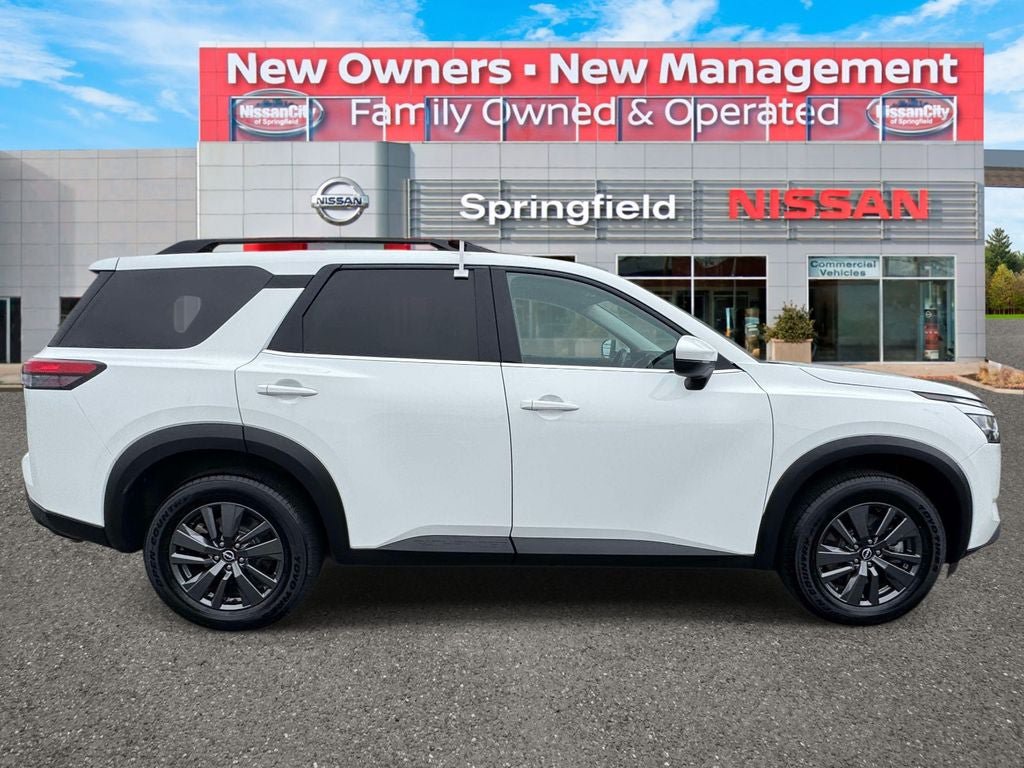 Used 2022 Nissan Pathfinder SV AWD/4WD image 6