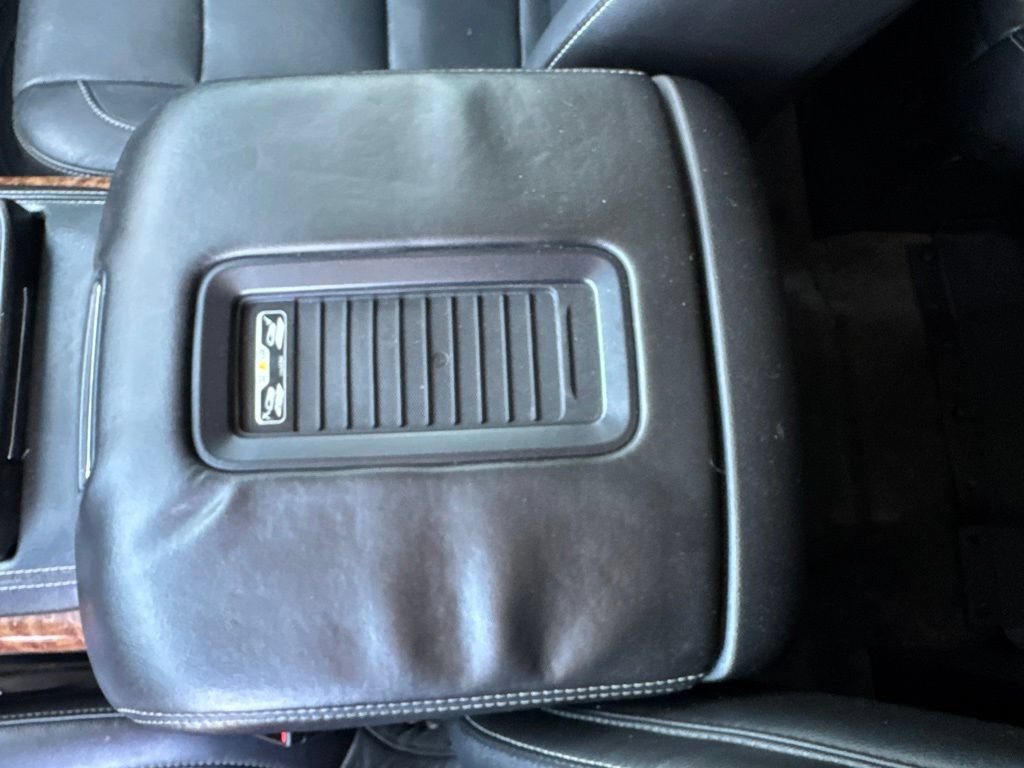 Used 2015 Chevrolet Suburban LTZ AWD/4WD image 32