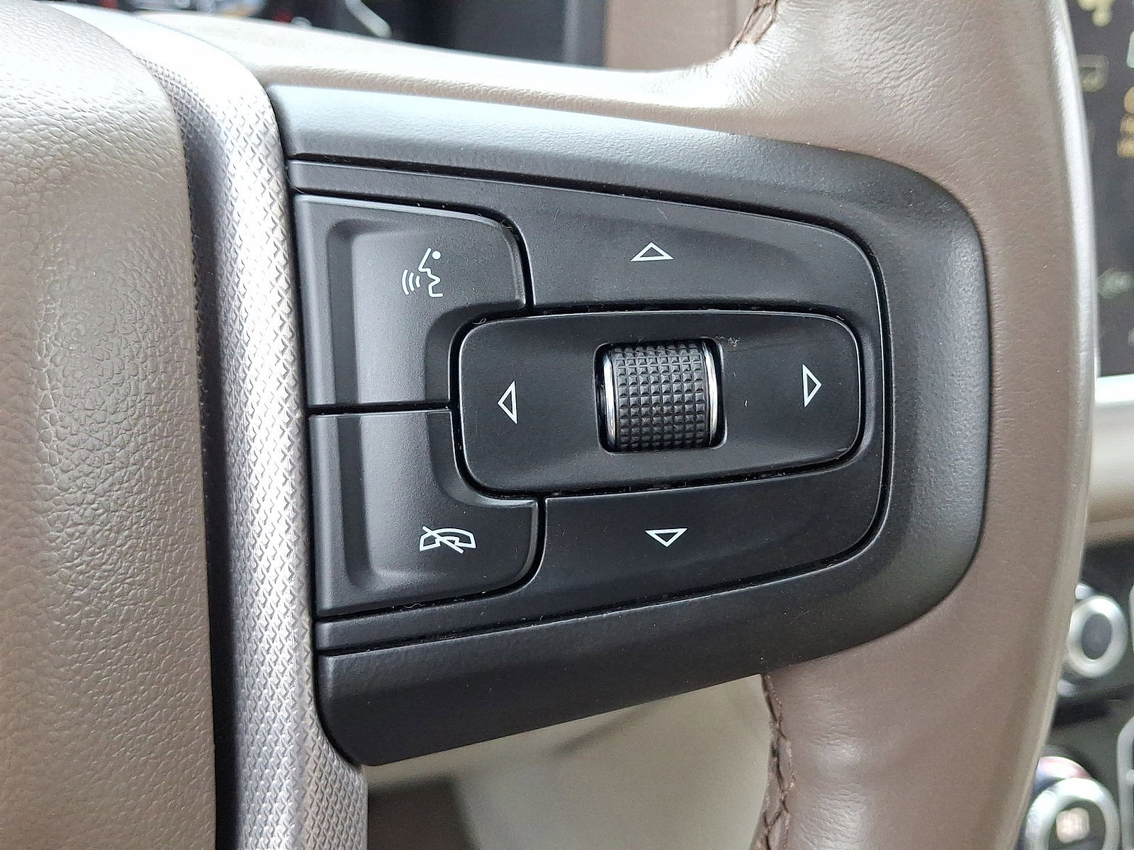 Certified 2023 GMC Yukon Denali image 18