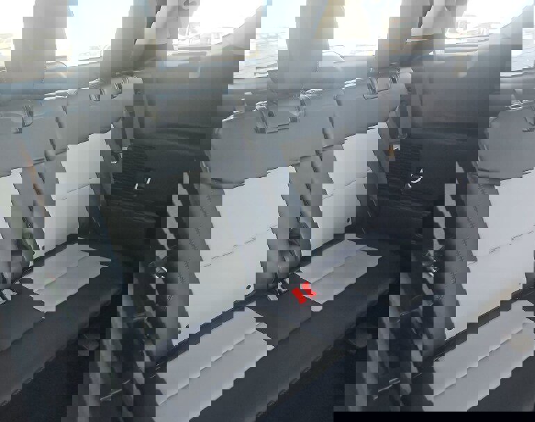 Used 2023 Ford Explorer XLT w/ Equipment Group 202A image 7