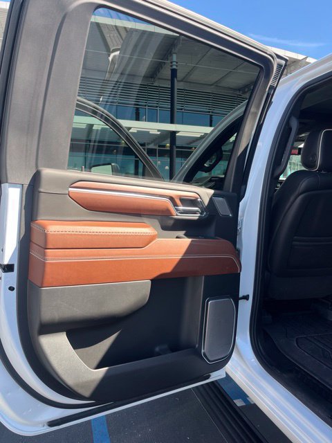 Used 2024 GMC Sierra 3500 Denali Ultimate AWD/4WD image 11