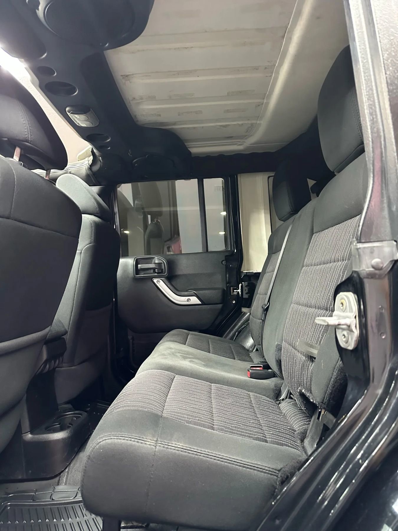 Used 2012 Jeep Wrangler Unlimited Sahara w/ Dual Top Group AWD/4WD image 19