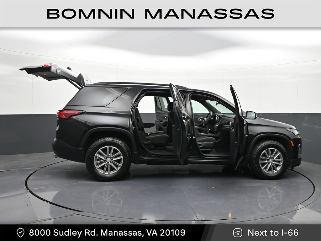 Used 2023 Chevrolet Traverse LT AWD/4WD image 41