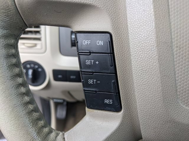 Used 2011 Ford Escape XLT FWD image 27