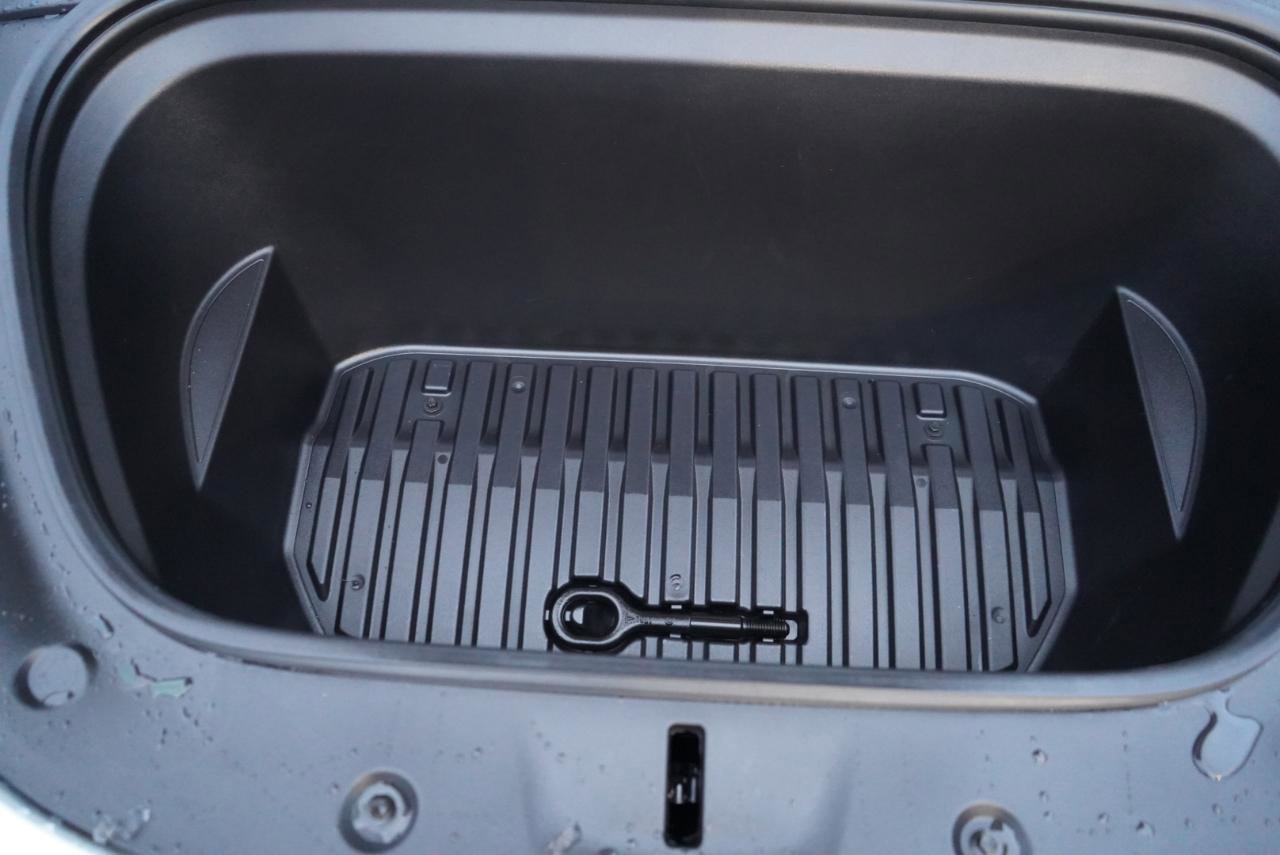 Used 2020 Tesla Model Y Performance image 92