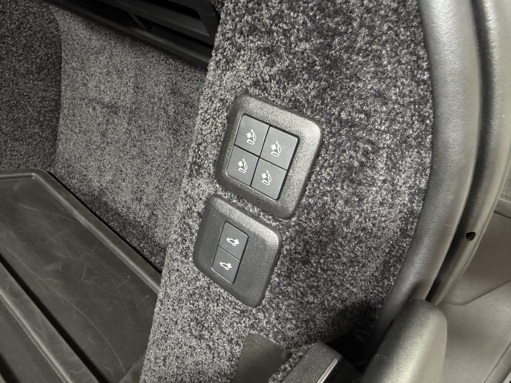 Used 2022 Land Rover Range Rover HSE Westminster Edition AWD/4WD image 19