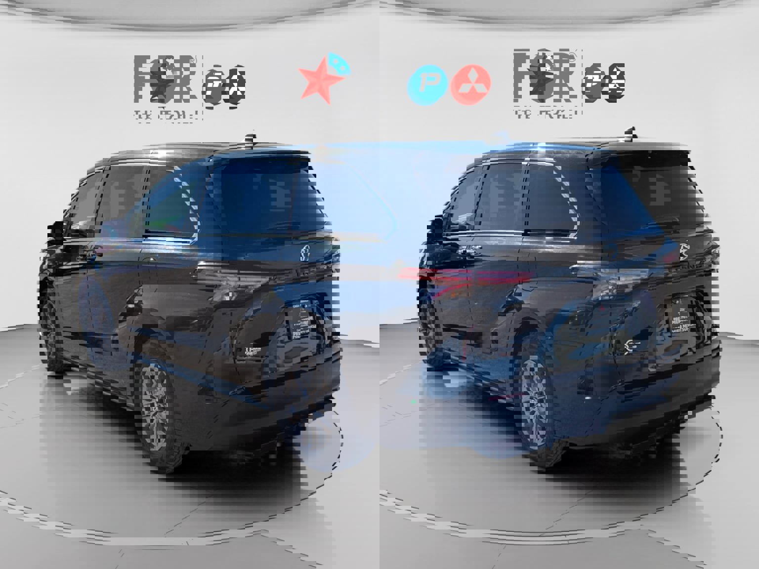 Used 2022 Toyota Sienna XLE image 3