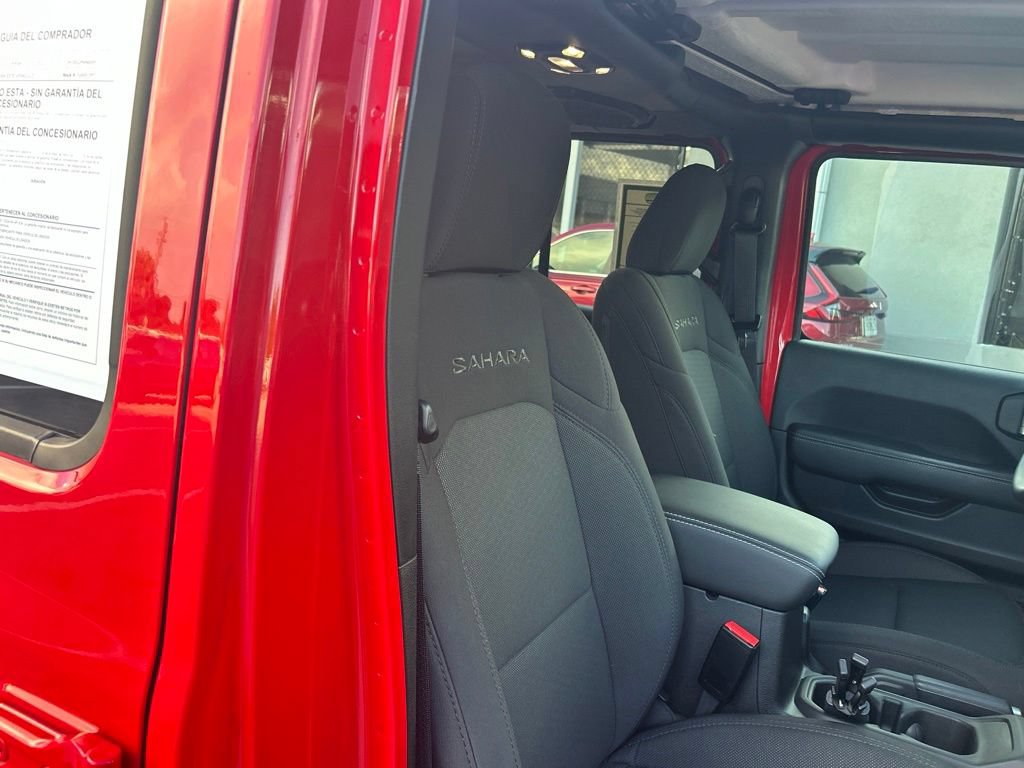 Used 2023 Jeep Wrangler Unlimited Sahara AWD/4WD image 23
