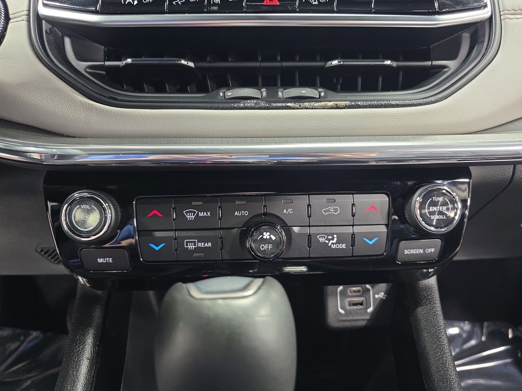 Used 2024 Jeep Compass Limited AWD/4WD image 20