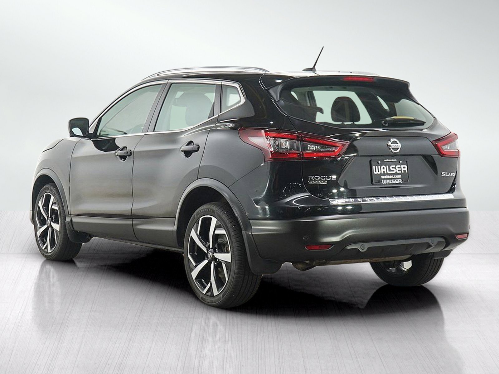 Used 2020 Nissan Rogue Sport SL w/ Premium Package AWD/4WD image 3