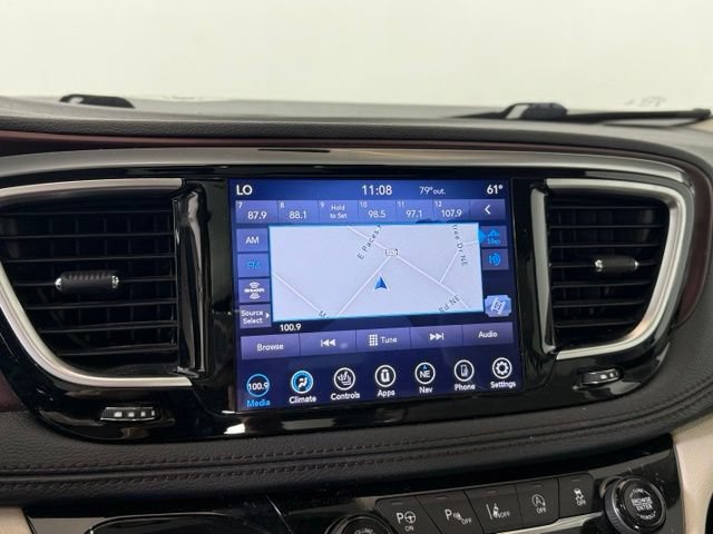 Used 2019 Chrysler Pacifica Limited w/ Advanced Safetytec Group FWD image 35