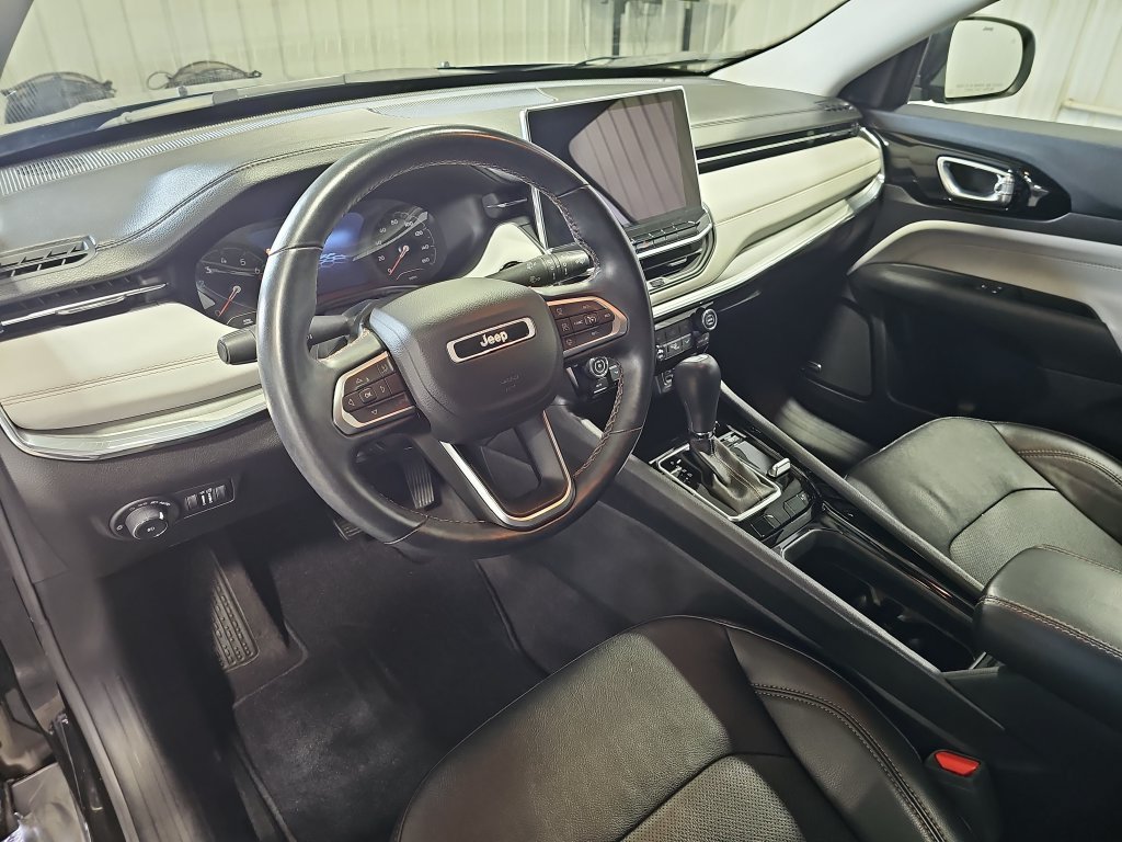 Used 2022 Jeep Compass Limited w/ Sun and Sound Group AWD/4WD image 41