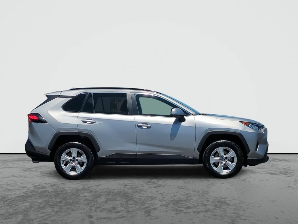 Used 2020 Toyota RAV4 XLE AWD/4WD image 9