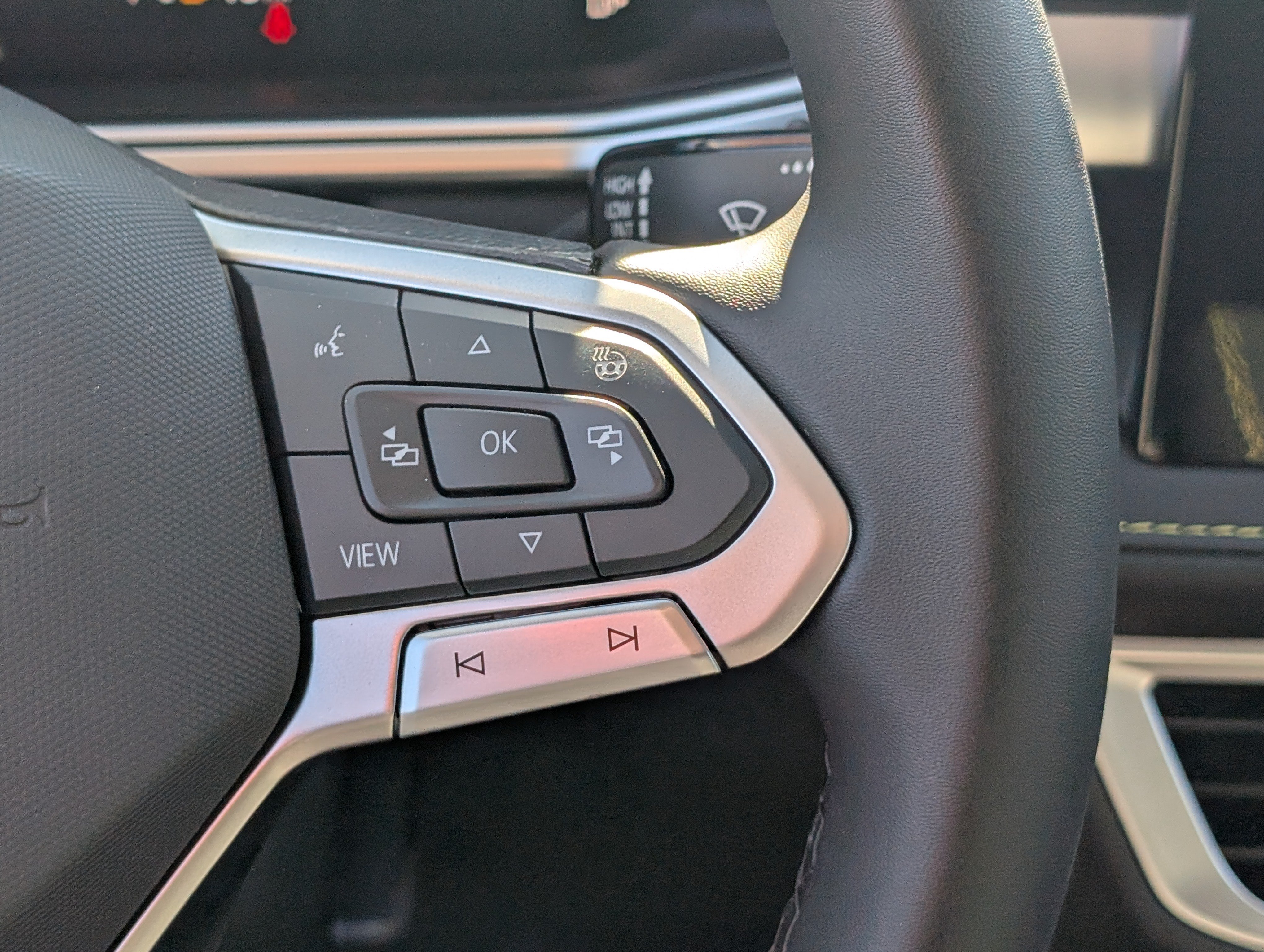 New 2027 Volkswagen Taos Sport AWD/4WD image 18