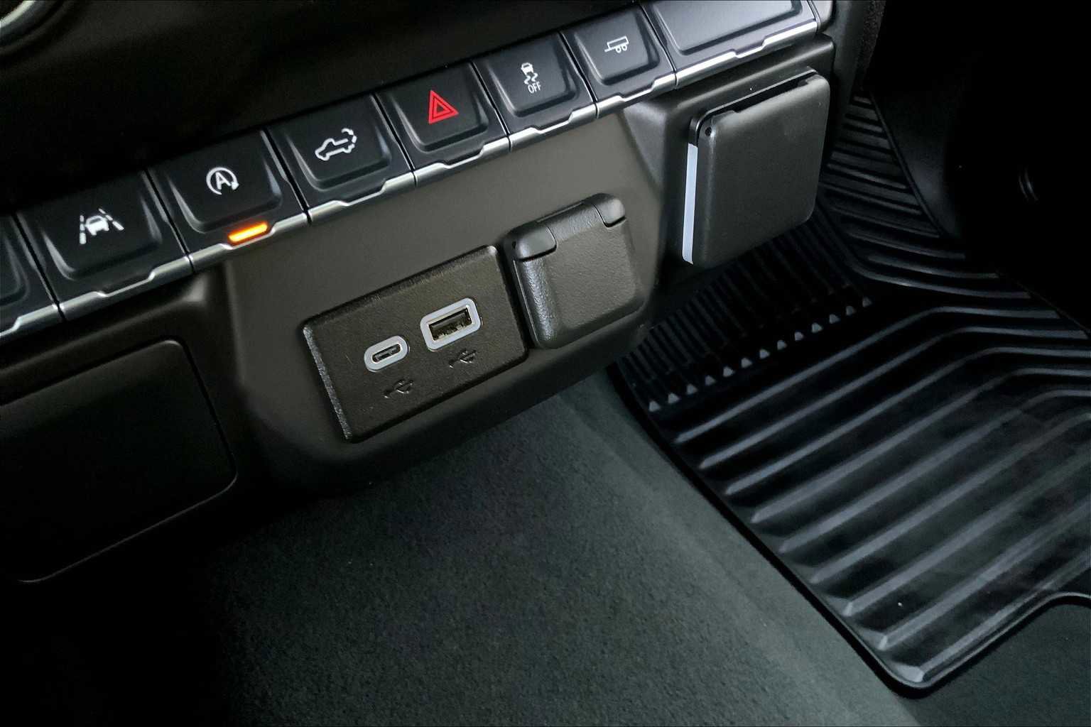 Certified 2025 Chevrolet Silverado 1500 Custom image 41