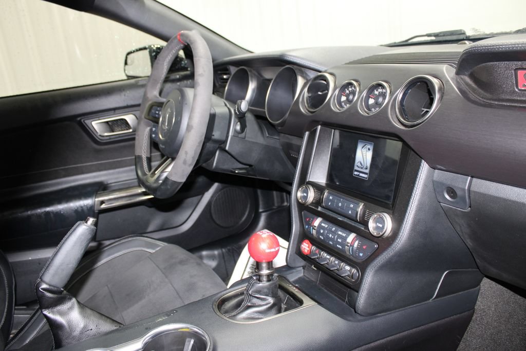 Used 2016 Ford Mustang Shelby GT350 w/ Technology Package RWD image 28
