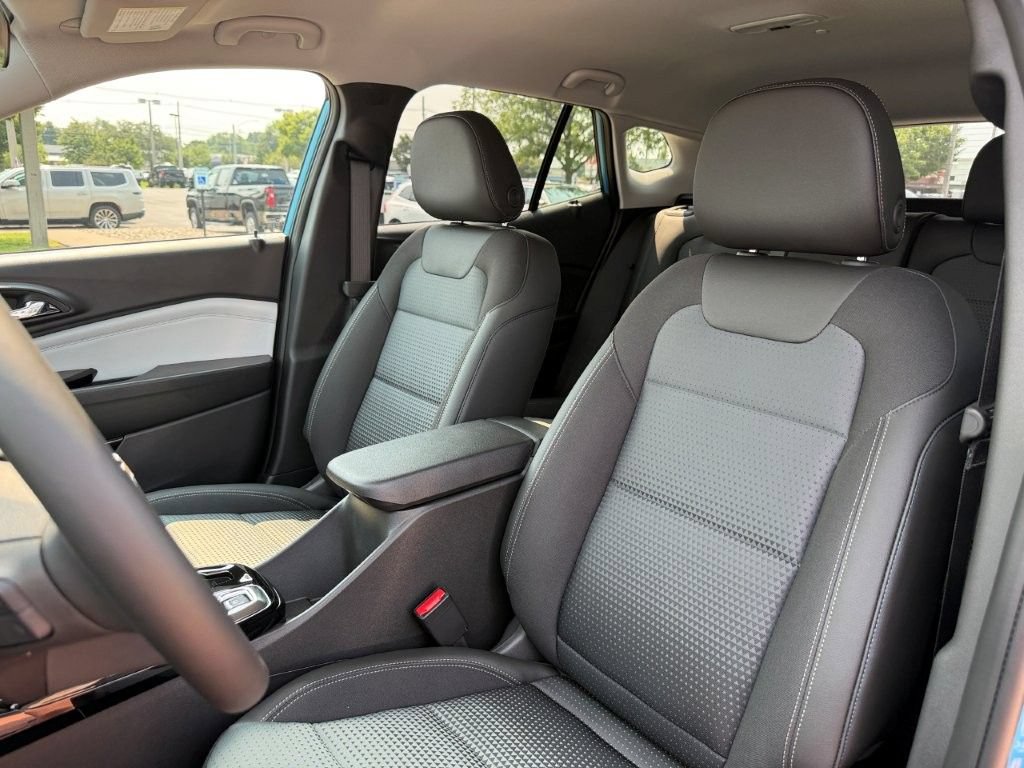 New 2026 Chevrolet Trax LT w/ Driver Confidence Package FWD image 12