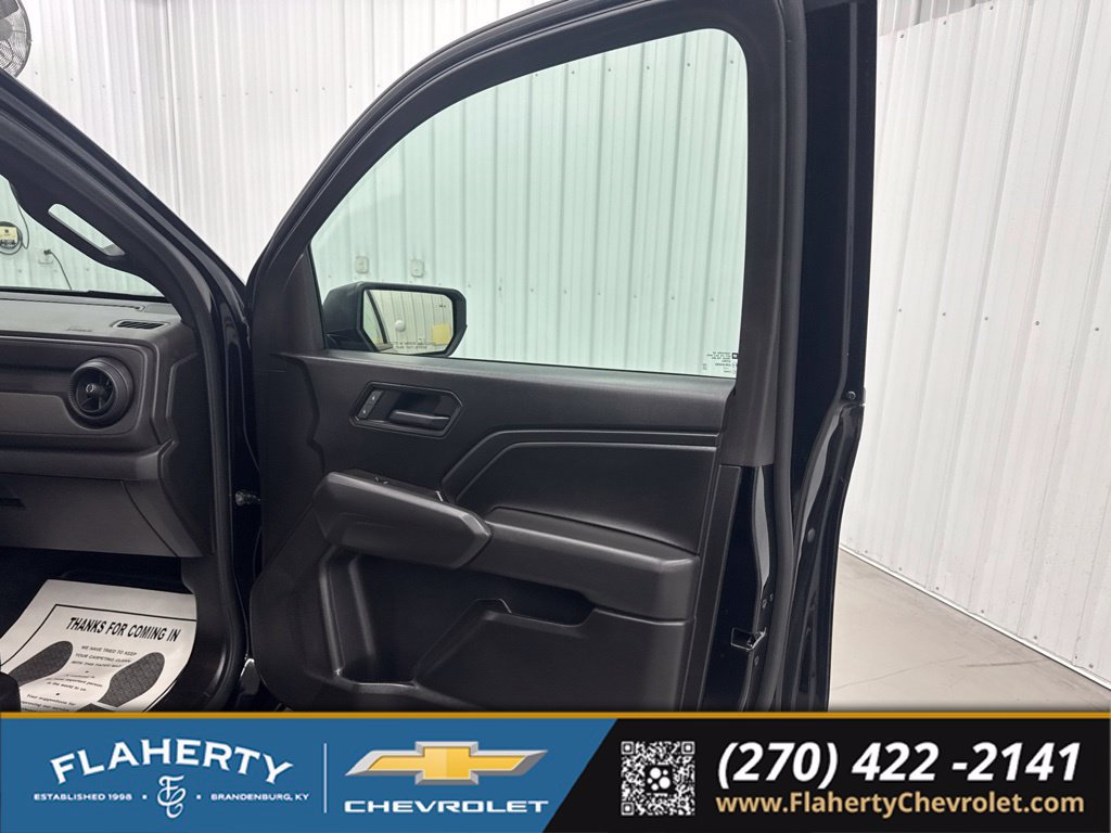 Used 2025 Chevrolet Colorado W/T w/ Advanced Trailering Package AWD/4WD image 12