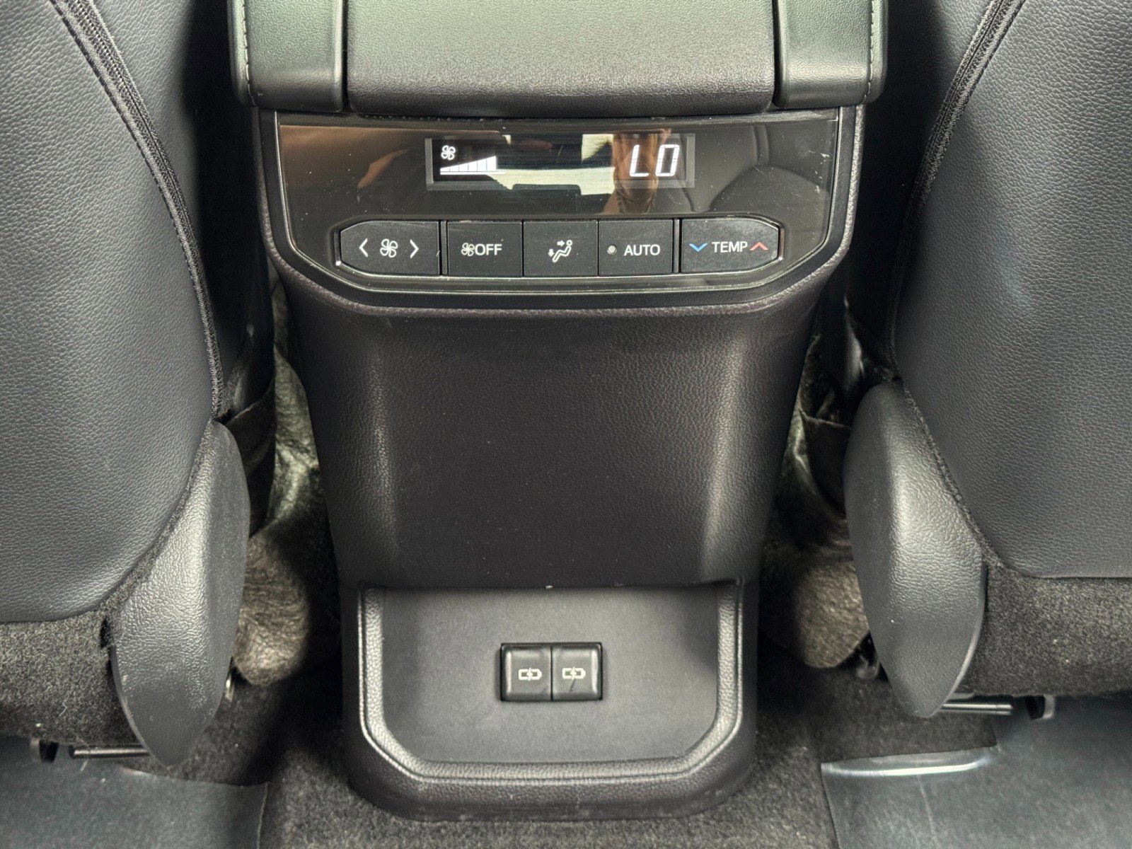 Used 2024 Toyota Highlander XLE image 34
