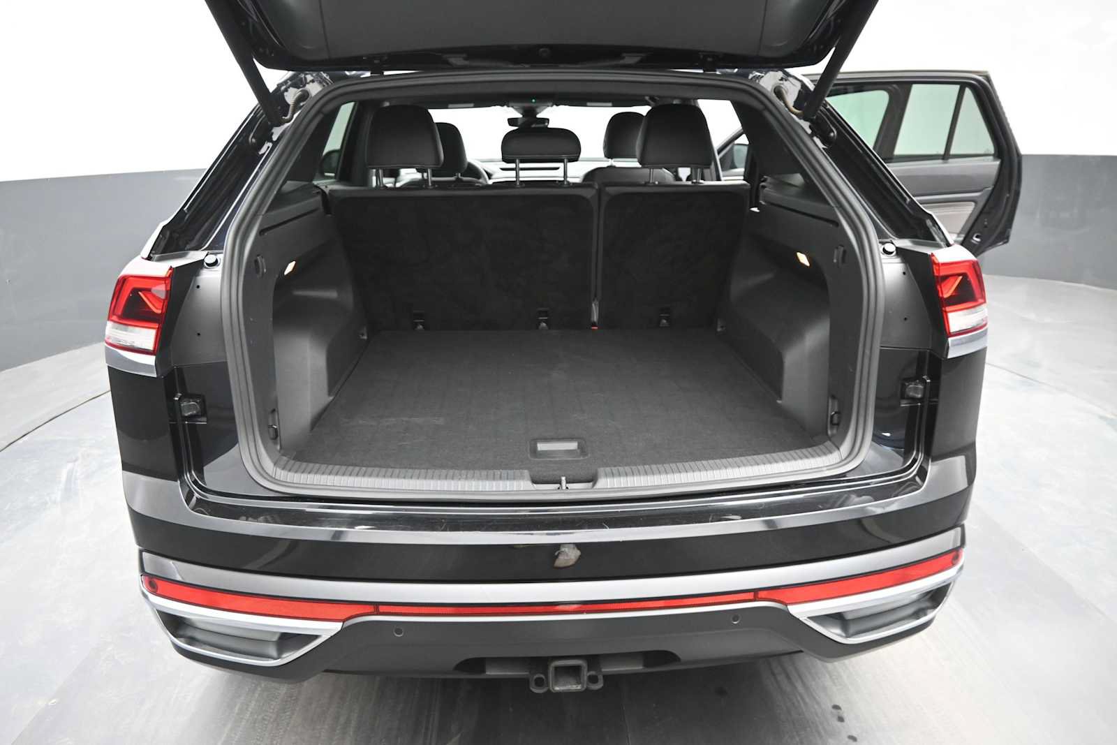 Used 2021 Volkswagen Atlas Cross Sport SEL Premium AWD/4WD image 13