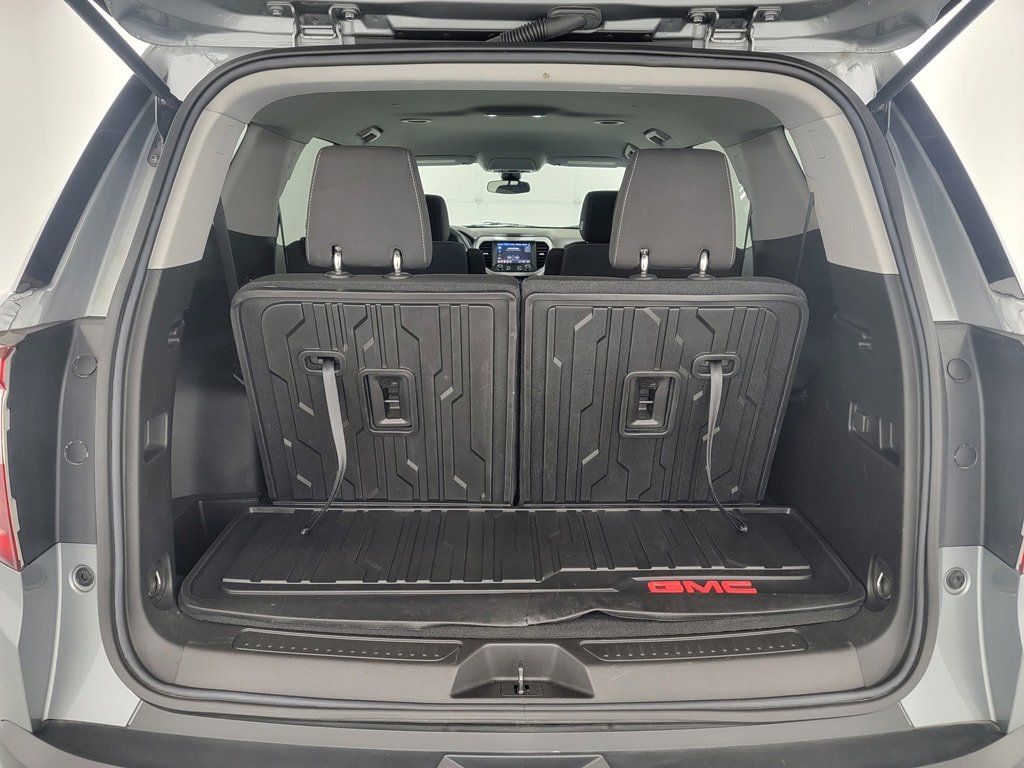Used 2023 GMC Acadia SLE w/ LPO, Floor Liner Package AWD/4WD image 28